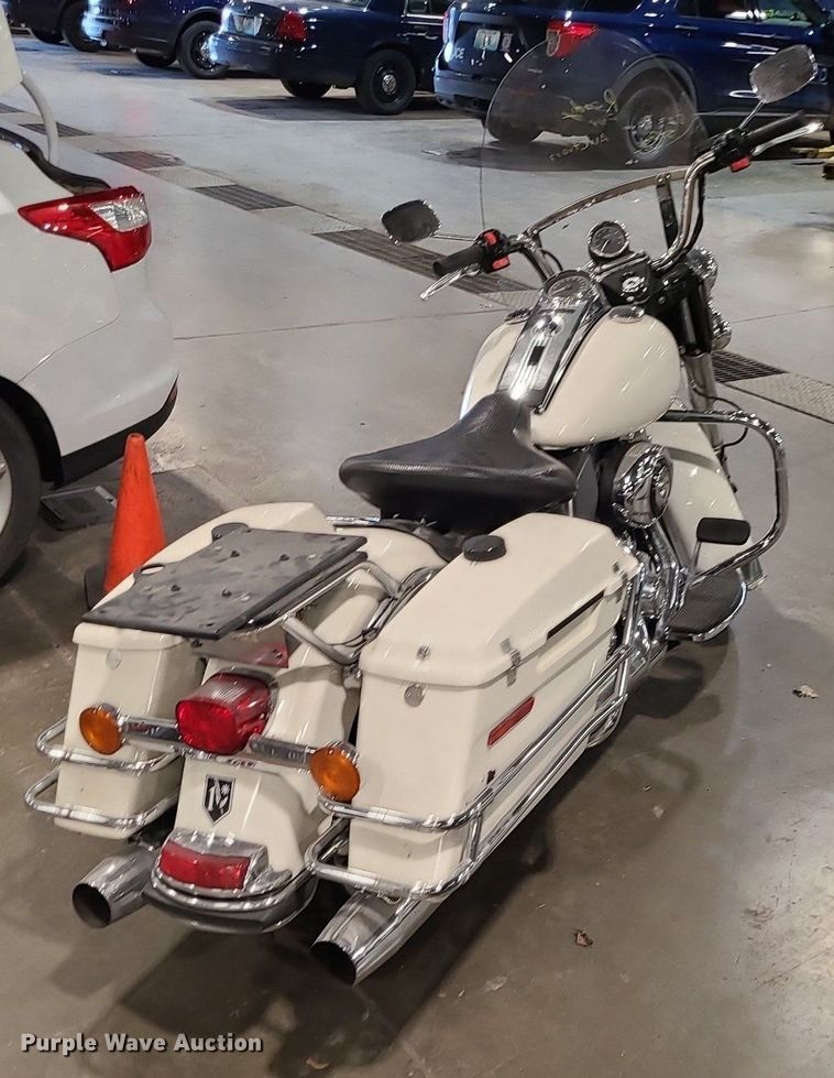 image for item DS7277 2012 Harley Davidson Road King Police motorcycle