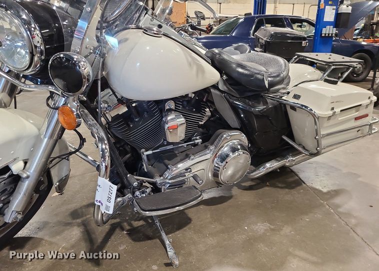 image for item DS7277 2012 Harley Davidson Road King Police motorcycle