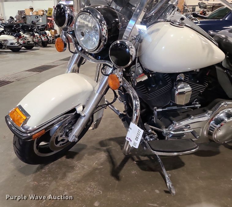 image for item DS7277 2012 Harley Davidson Road King Police motorcycle