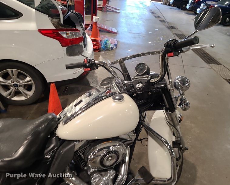 image for item DS7277 2012 Harley Davidson Road King Police motorcycle