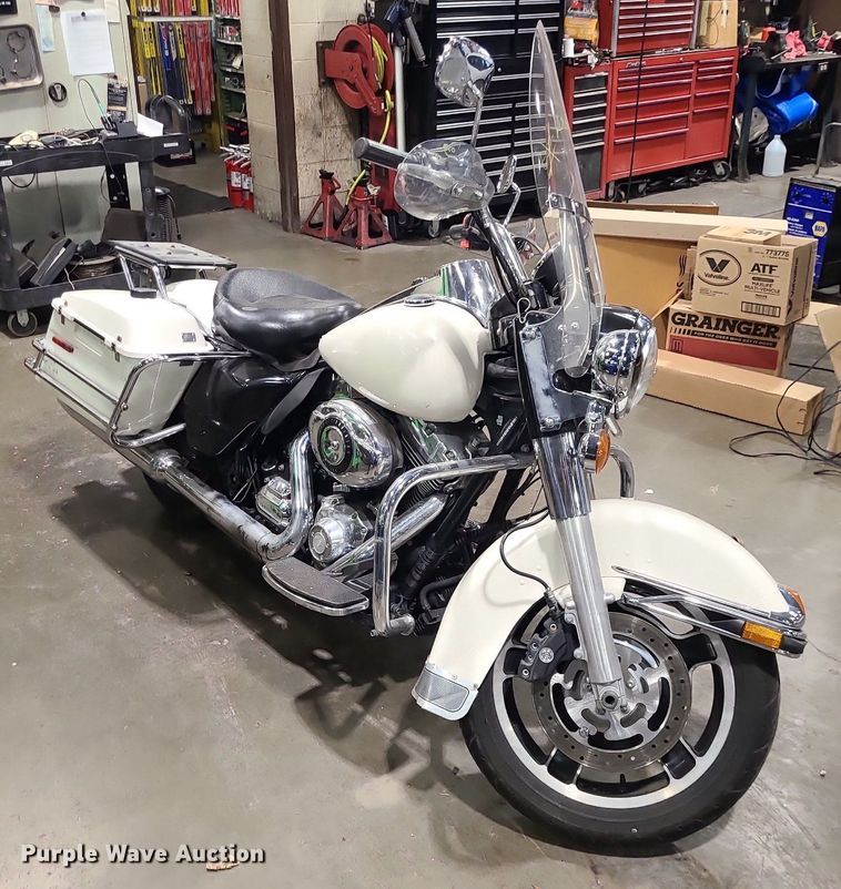 image for item DS7278 2012 Harley Davidson Road King Police motorcycle