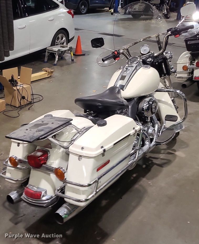 image for item DS7278 2012 Harley Davidson Road King Police motorcycle