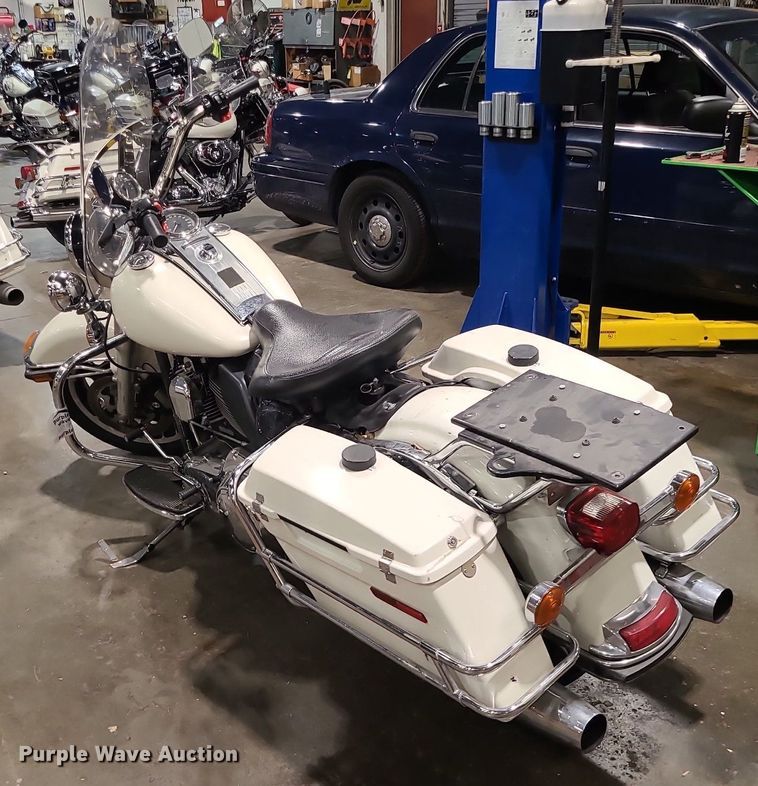 image for item DS7278 2012 Harley Davidson Road King Police motorcycle