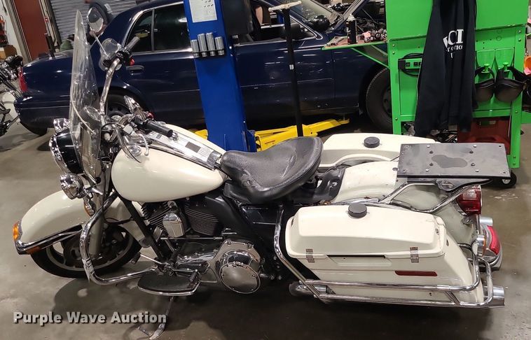 image for item DS7278 2012 Harley Davidson Road King Police motorcycle