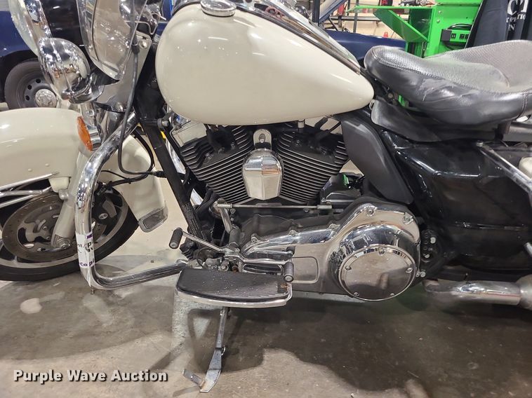 image for item DS7278 2012 Harley Davidson Road King Police motorcycle