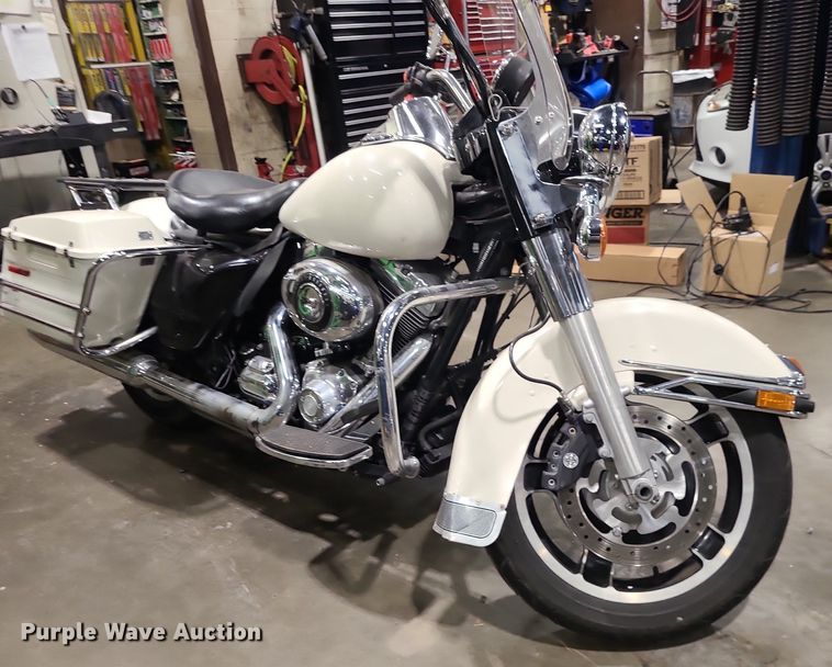 image for item DS7278 2012 Harley Davidson Road King Police motorcycle