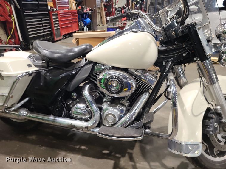 image for item DS7278 2012 Harley Davidson Road King Police motorcycle