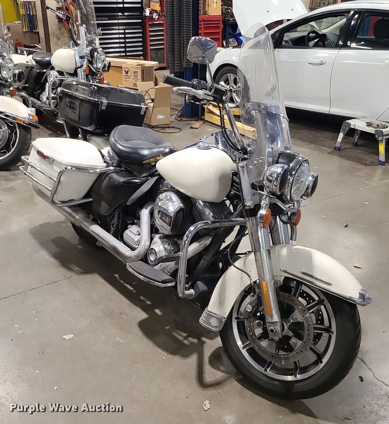 image for item DS7279 2014 Harley Davidson Road King Police motorcycle