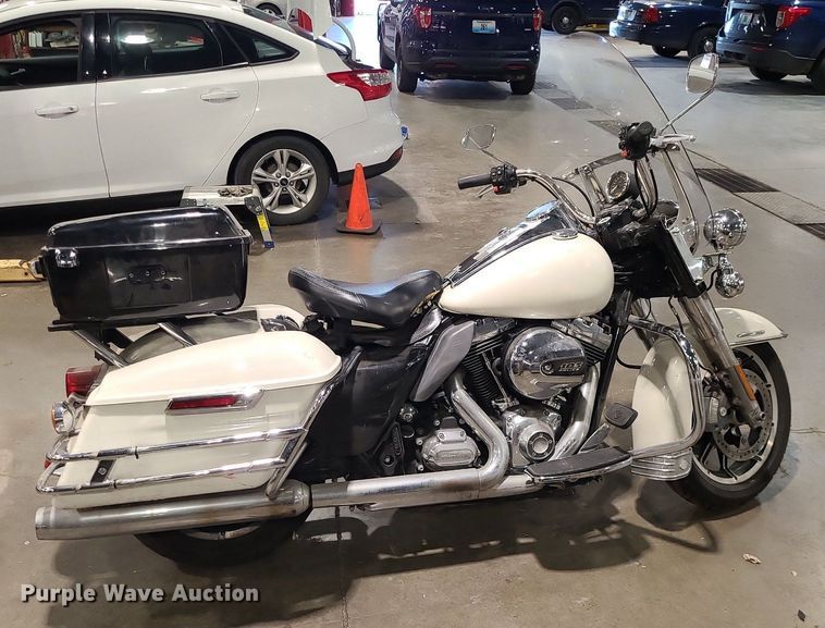 image for item DS7279 2014 Harley Davidson Road King Police motorcycle