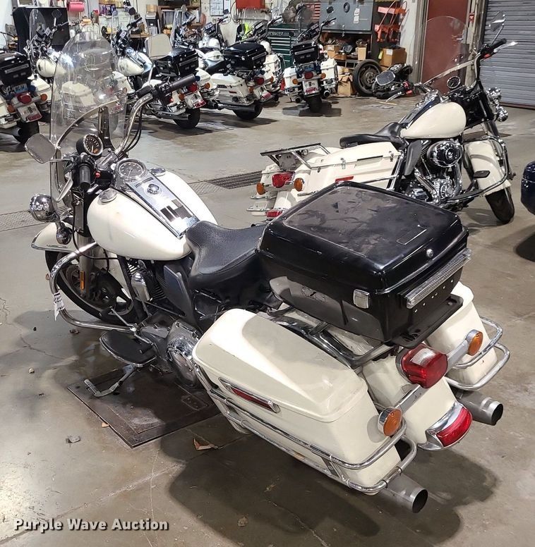 image for item DS7279 2014 Harley Davidson Road King Police motorcycle