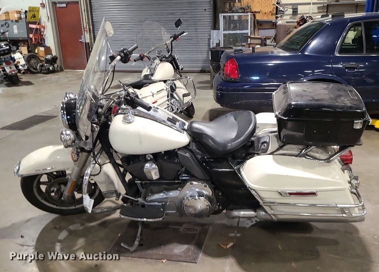 image for item DS7279 2014 Harley Davidson Road King Police motorcycle