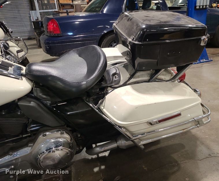 image for item DS7279 2014 Harley Davidson Road King Police motorcycle