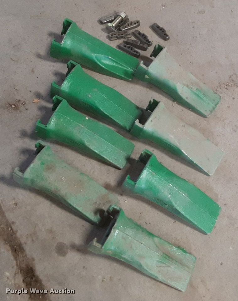 image for item DV9766 (8) Esco bucket teeth