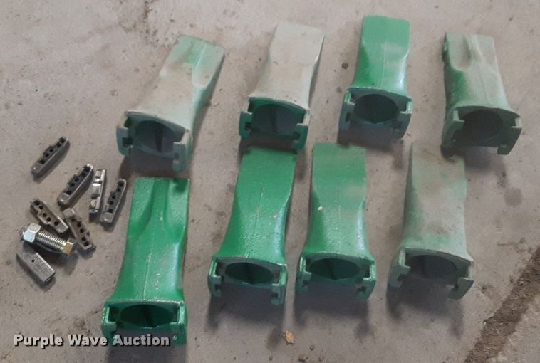 image for item DV9766 (8) Esco bucket teeth