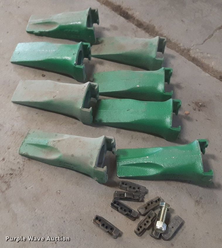 image for item DV9766 (8) Esco bucket teeth