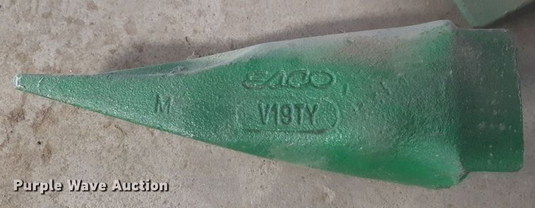 image for item DV9766 (8) Esco bucket teeth