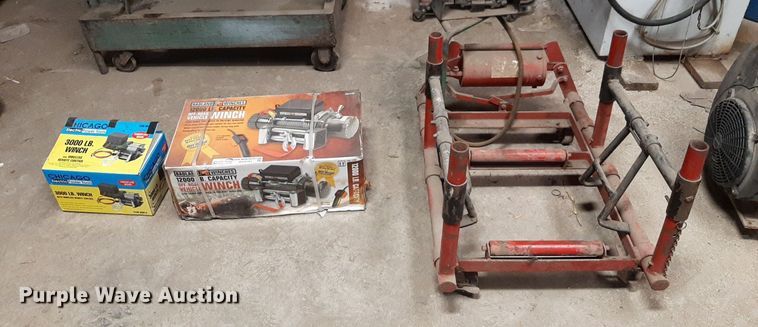 image for item DV9781 Tools