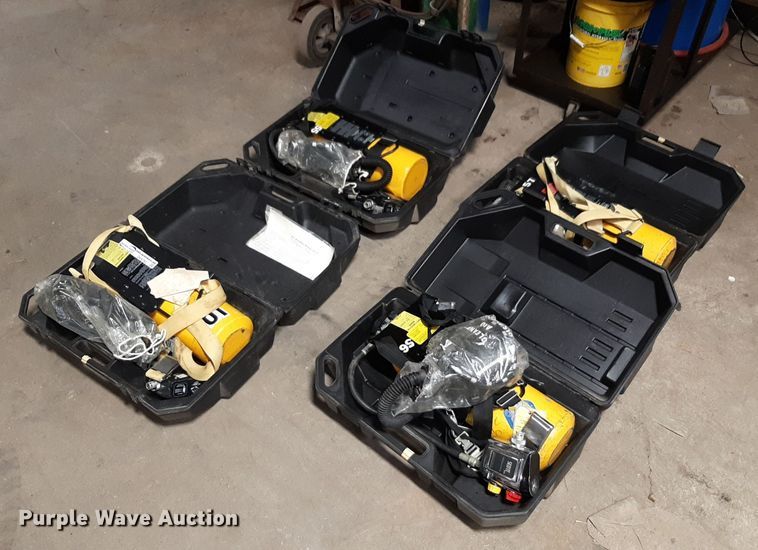 image for item DV9782 (3) SBCA air tanks