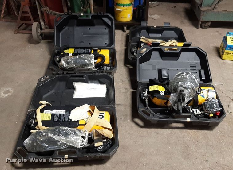 image for item DV9782 (3) SBCA air tanks