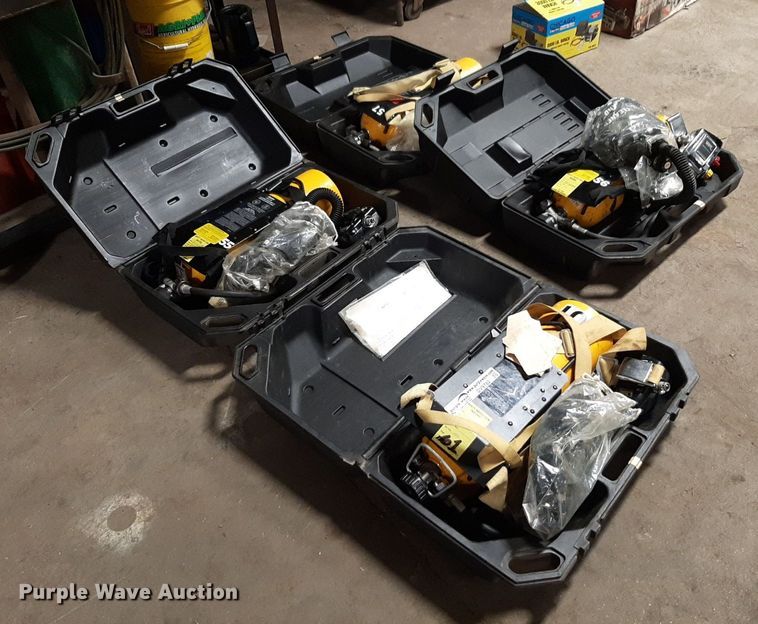 image for item DV9782 (3) SBCA air tanks