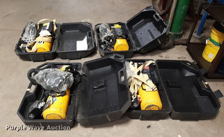 image for item DV9782 (3) SBCA air tanks