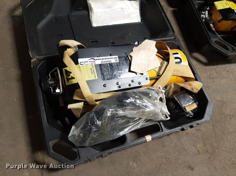 image for item DV9782 (3) SBCA air tanks