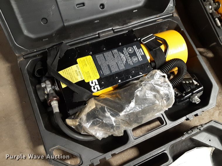 image for item DV9782 (3) SBCA air tanks