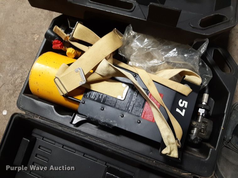 image for item DV9782 (3) SBCA air tanks