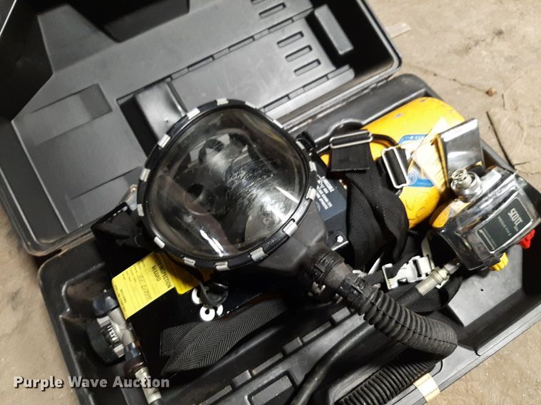 image for item DV9782 (3) SBCA air tanks