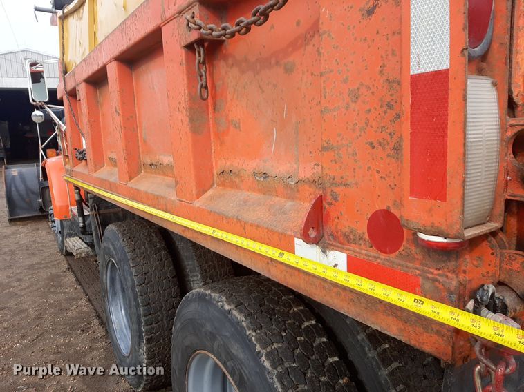 image for item DV9784 1988 GMC Top Kick dump truck