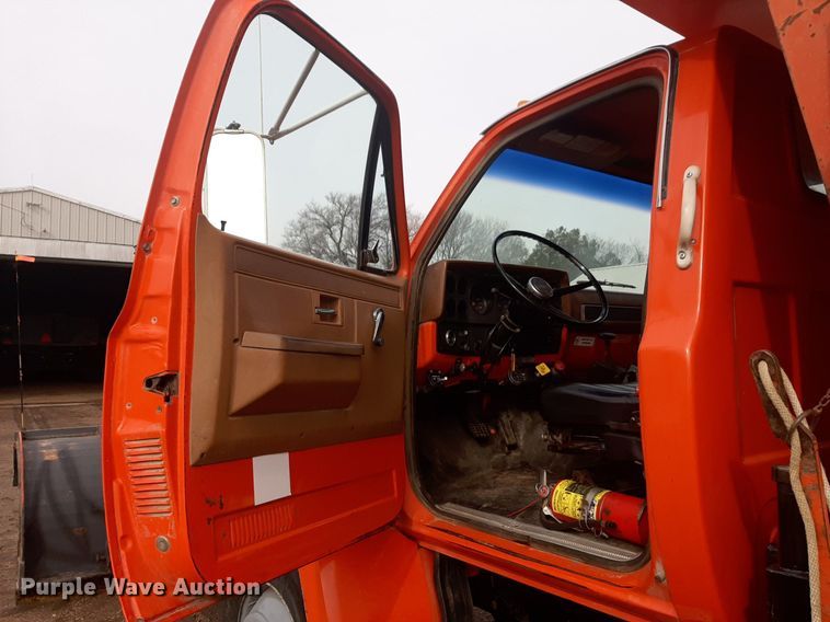 image for item DV9784 1988 GMC Top Kick dump truck