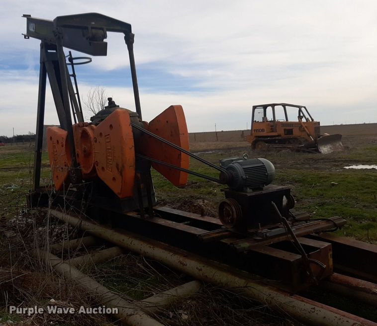 image for item DV9796 Emsco pump jack