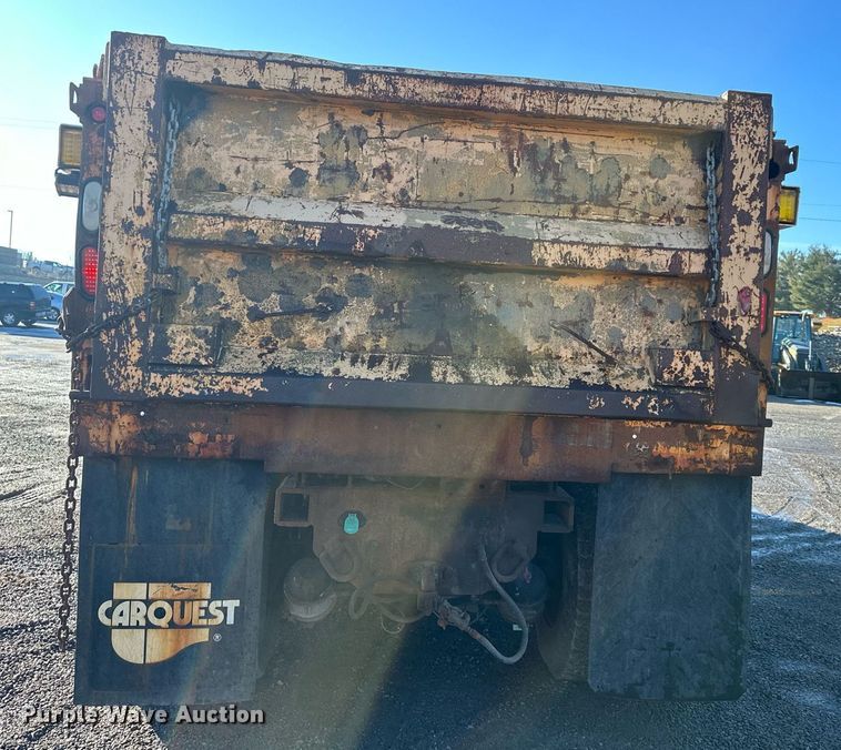 image for item DW2956 2006 International  7400 dump truck