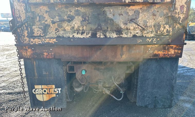 image for item DW2956 2006 International  7400 dump truck