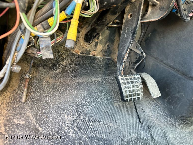 image for item DW2956 2006 International  7400 dump truck