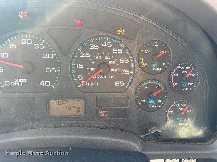 image for item DW2956 2006 International  7400 dump truck