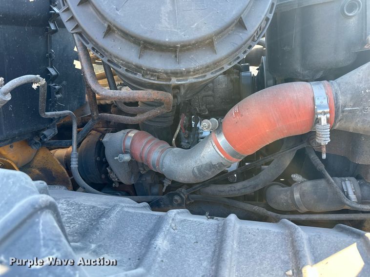 image for item DW2956 2006 International  7400 dump truck