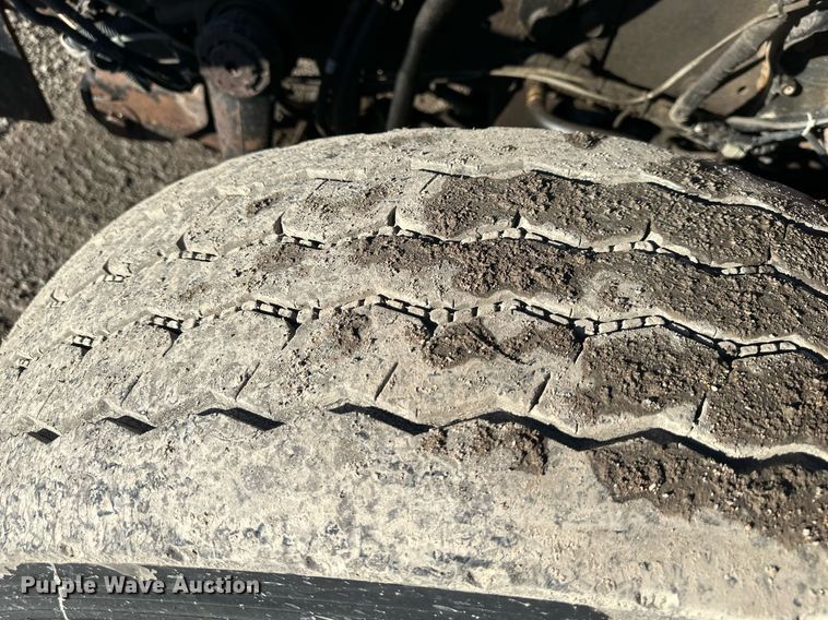 image for item DW2956 2006 International  7400 dump truck