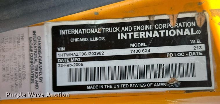 image for item DW2956 2006 International  7400 dump truck
