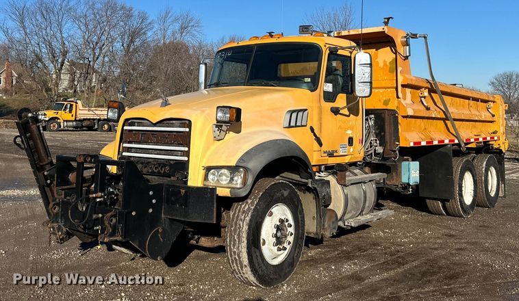 image for item DW2957 2010 Mack GU713 dump truck