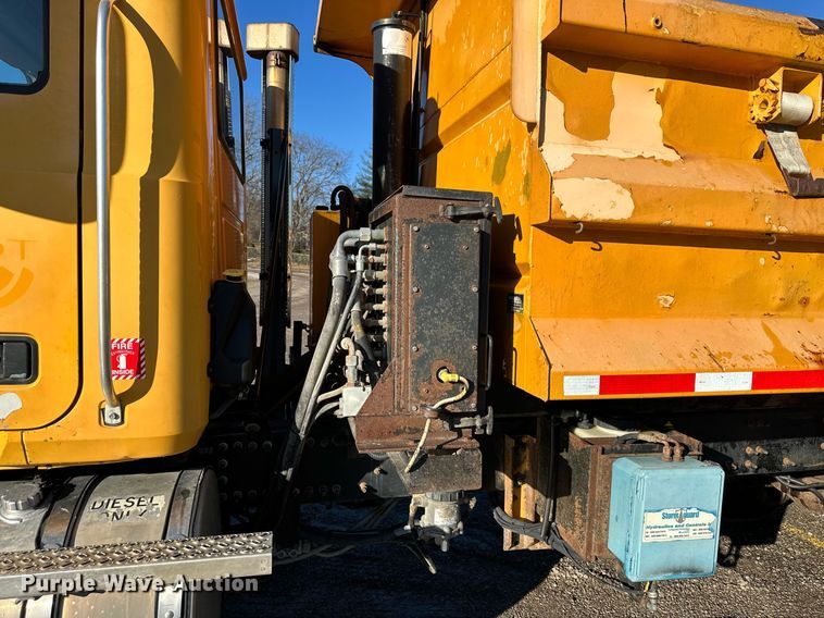 image for item DW2957 2010 Mack GU713 dump truck