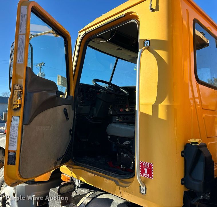 image for item DW2957 2010 Mack GU713 dump truck