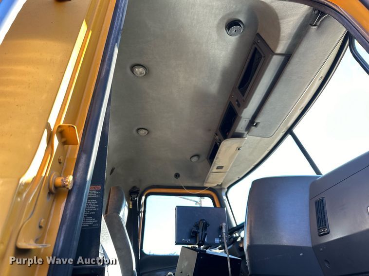 image for item DW2957 2010 Mack GU713 dump truck