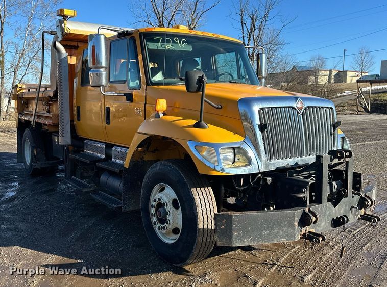 image for item DW2959 2005 International  7400 dump truck