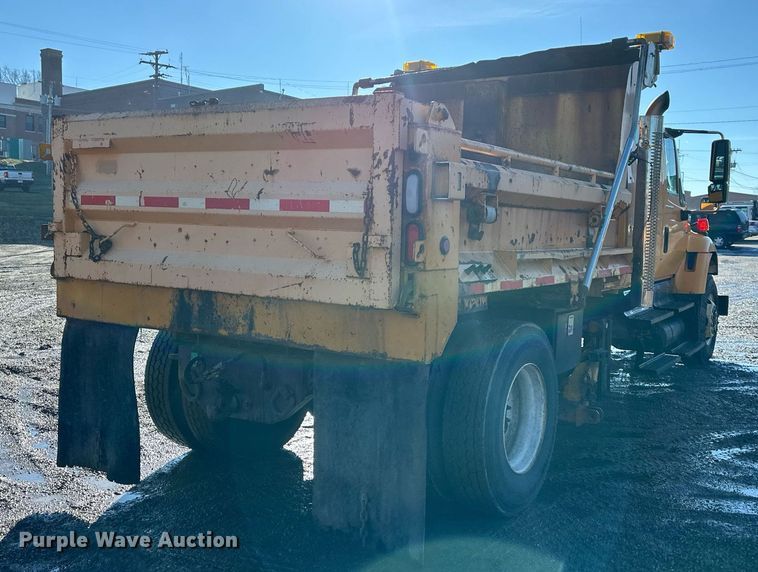 image for item DW2959 2005 International  7400 dump truck