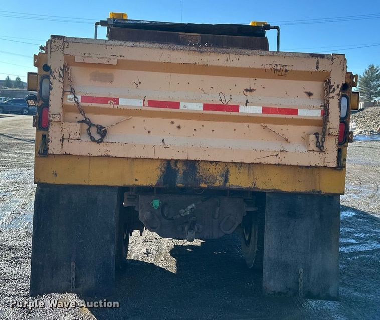 image for item DW2959 2005 International  7400 dump truck