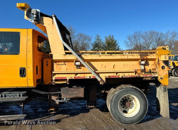 image for item DW2959 2005 International  7400 dump truck