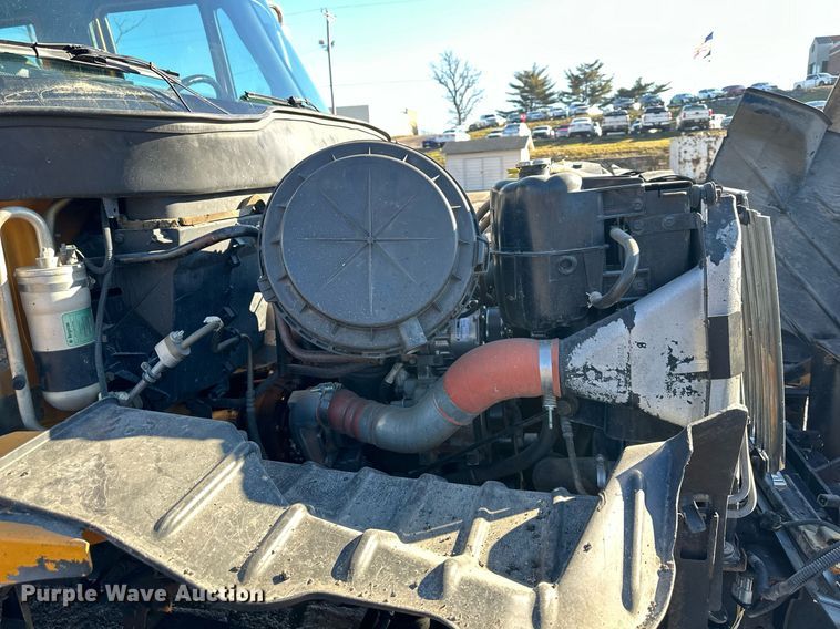 image for item DW2959 2005 International  7400 dump truck