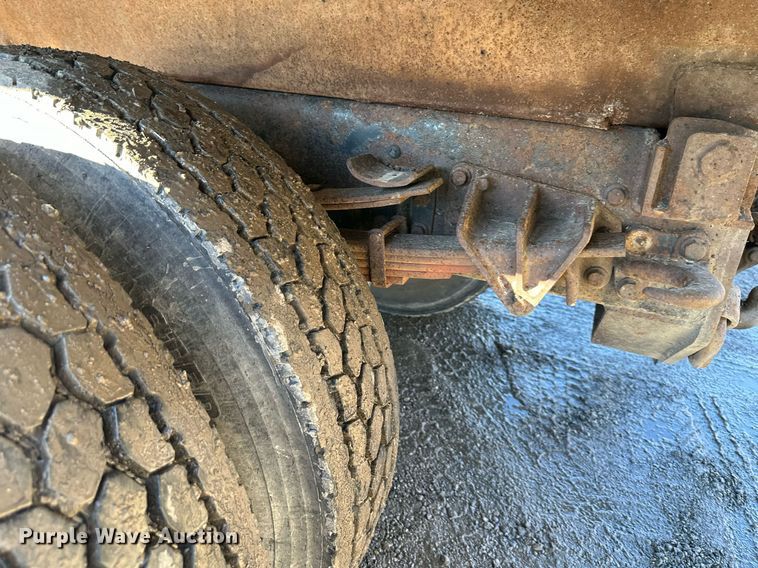 image for item DW2959 2005 International  7400 dump truck