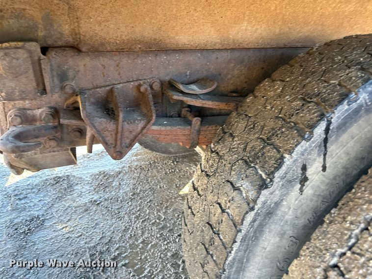 image for item DW2959 2005 International  7400 dump truck